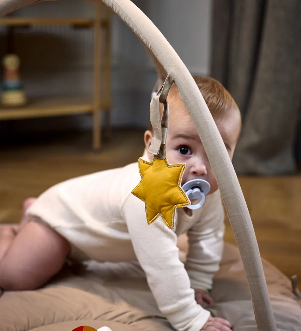 Filibabba Babylegetøj|Aktivitetsstativer>Aktivitetstæppe m. 3 Aktivitetslegetøj - Beige