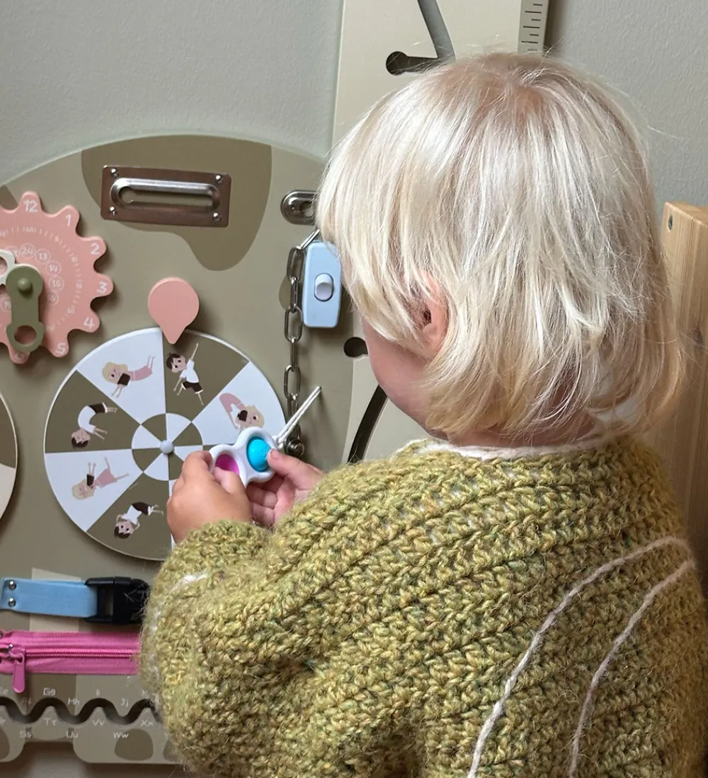 Hemmingsen Kids Kreativ Leg|Babylegetøj>Aktivitetstavle m. Højdemåler - Langhals - 135cm