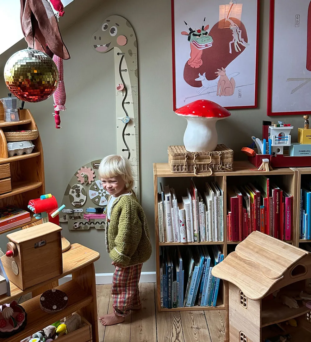 Hemmingsen Kids Kreativ Leg|Babylegetøj>Aktivitetstavle m. Højdemåler - Langhals - 135cm