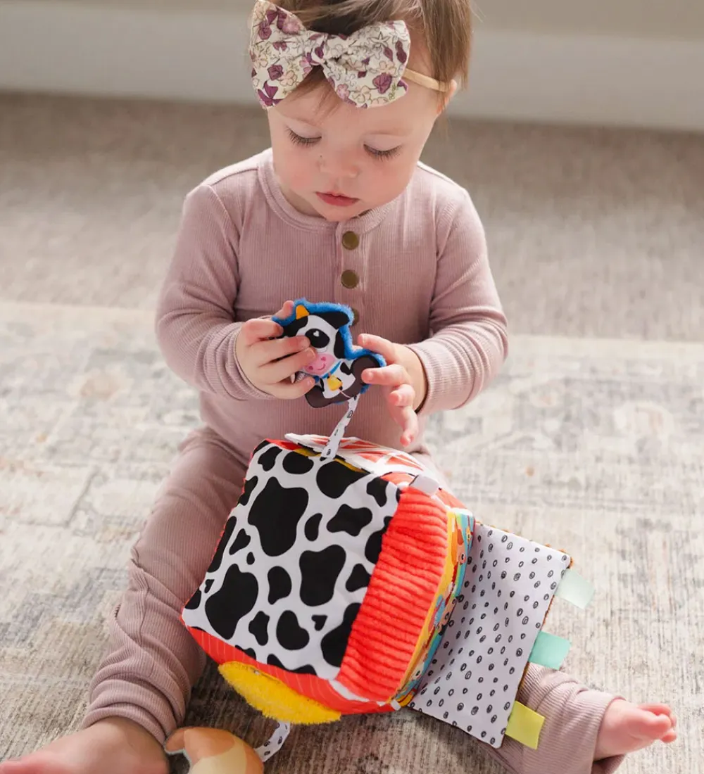 Lamaze Babylegetøj>Aktivitetslegetøj - Peek-A-Moo Friendly Barn