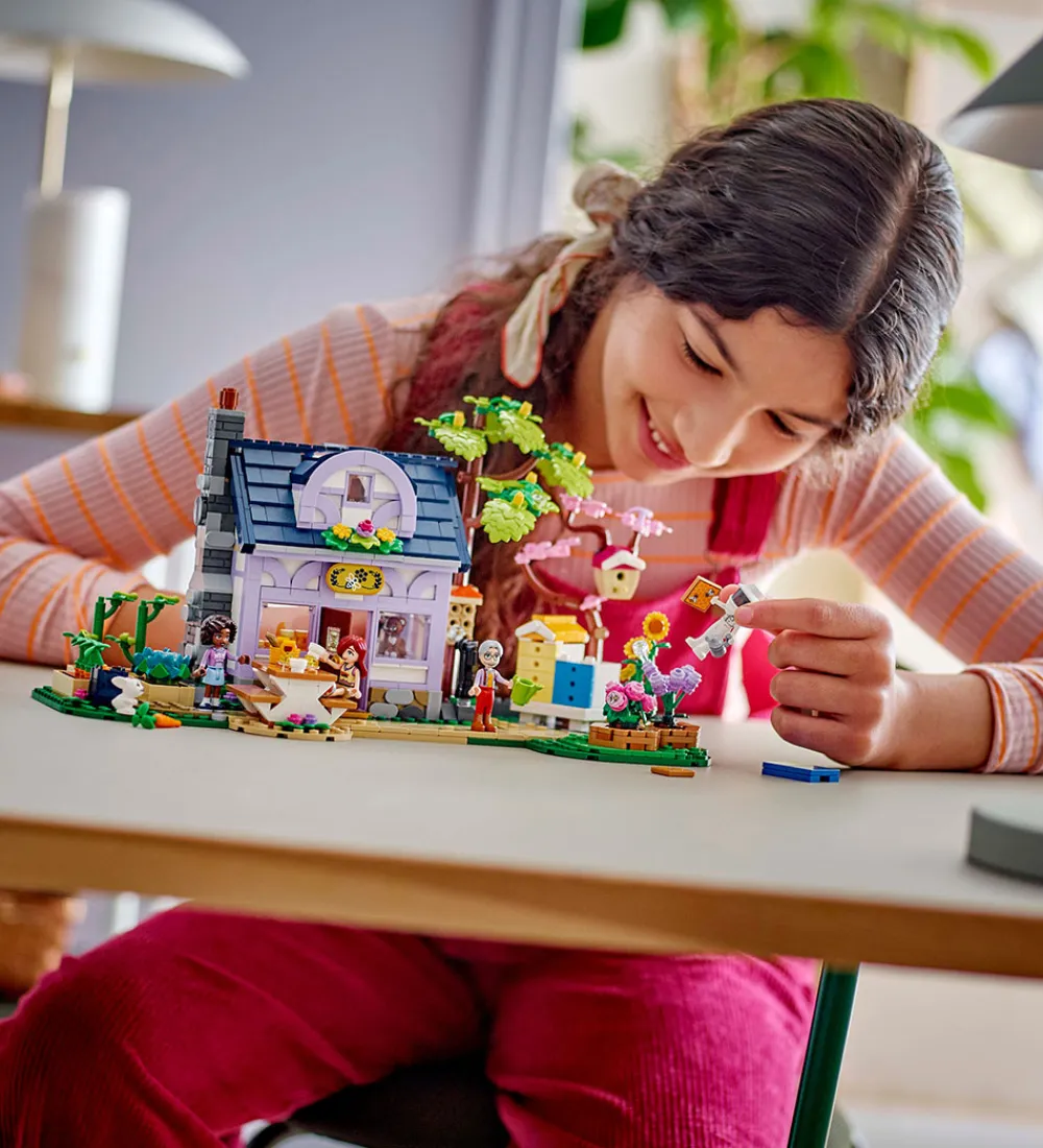 LEGO® Konstruktionslegetøj|Lego®>Friends - Biavlerhus Og Blomsterhave 42669 - 1161 Dele
