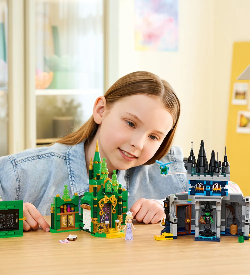 LEGO® Lego®|Konstruktionslegetøj>Wicked - Emerald City og Kiamo Ko-slottet 75689 - 860 Dele