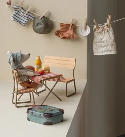 Maileg Dukker Og Tilbehør>Miniature Havesæt - Bord med Stol og Bænk - Mus
