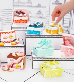 MGA's Miniverse Kreativ Leg><noscript><img width=