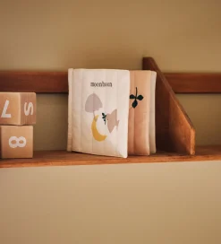 Moonboon Bøger><noscript><img width=