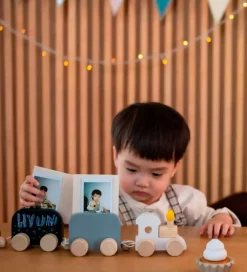 PlanToys Trælegetøj>Trælegetøj - Fødselsdagstog - Træ