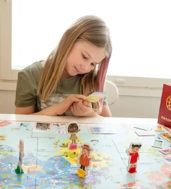 TACTIC Spil>Brætspil - Lær Om Verdens Børn - Dansk